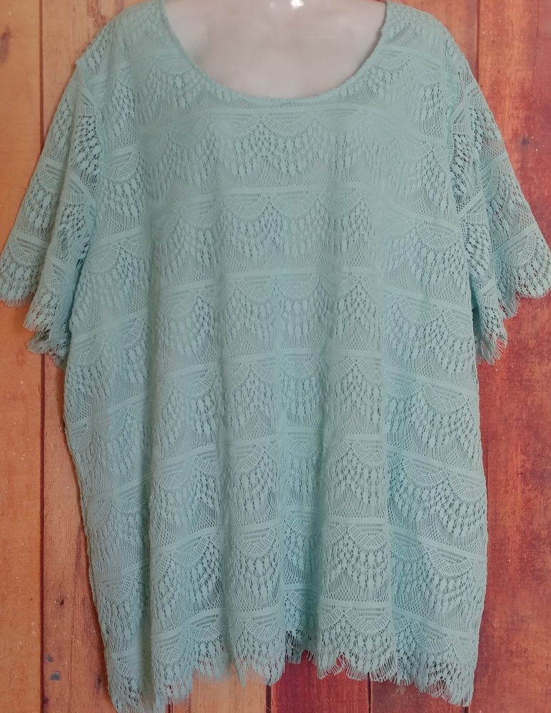 *Catherines Women's Short Sleeve Blouse Size 3X. B20-180